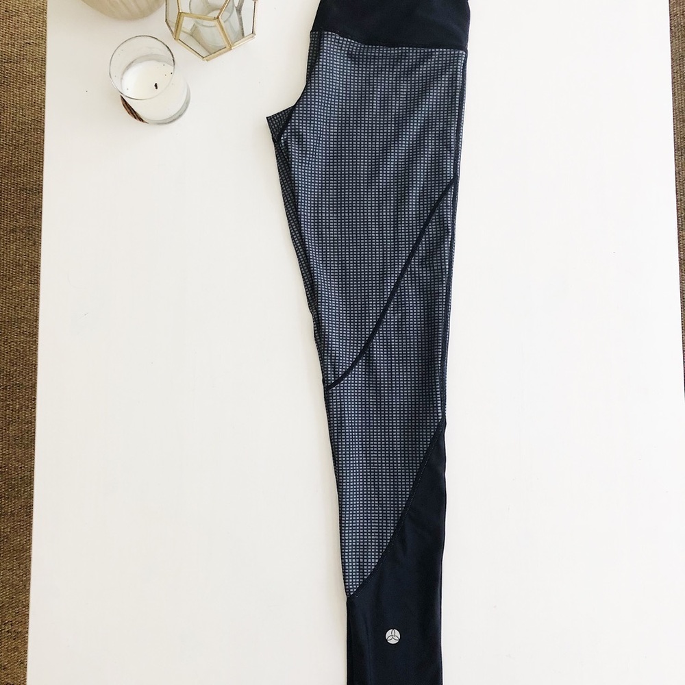Gym leggings.
